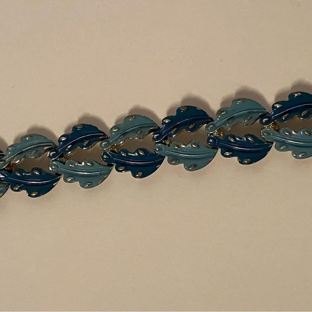 CORO SIGNED BRACELET LINKS BLUE ENAMEL LEAVES VINTAGE SILVER TONE 7”